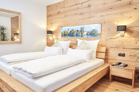 Bild-DELUXZIMMER Hotel, Hotel zum Fischer am See ***S, Prien am Chiemsee